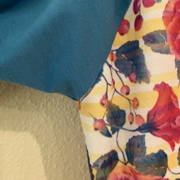 LulaRoe Floral Baseball Tee - Picture 5 of 6